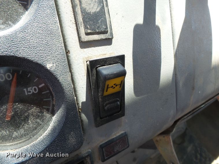 image for item DE7843 1996 Freightliner FL106 dump truck