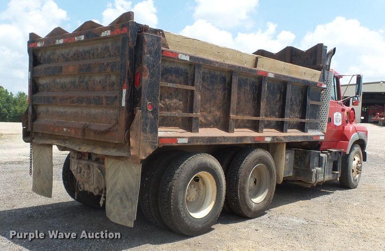 image for item DE7844 1994 Ford Aeromax L9000 dump truck