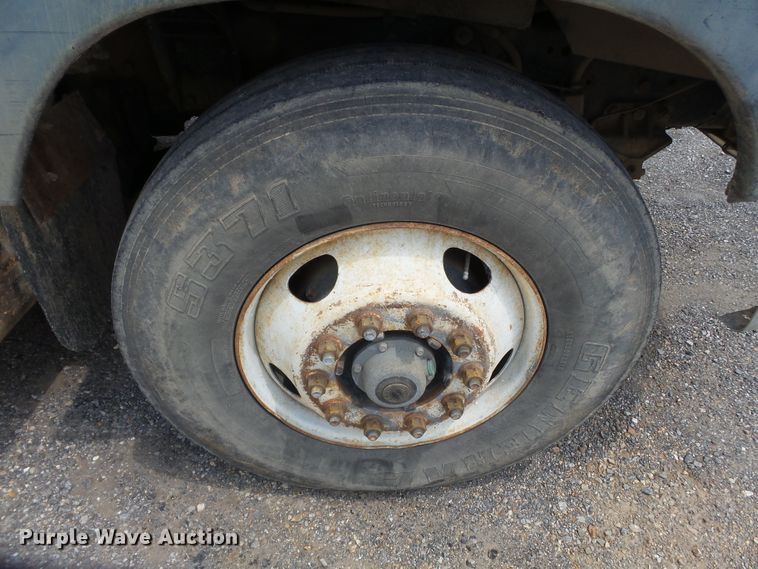 image for item DE7844 1994 Ford Aeromax L9000 dump truck