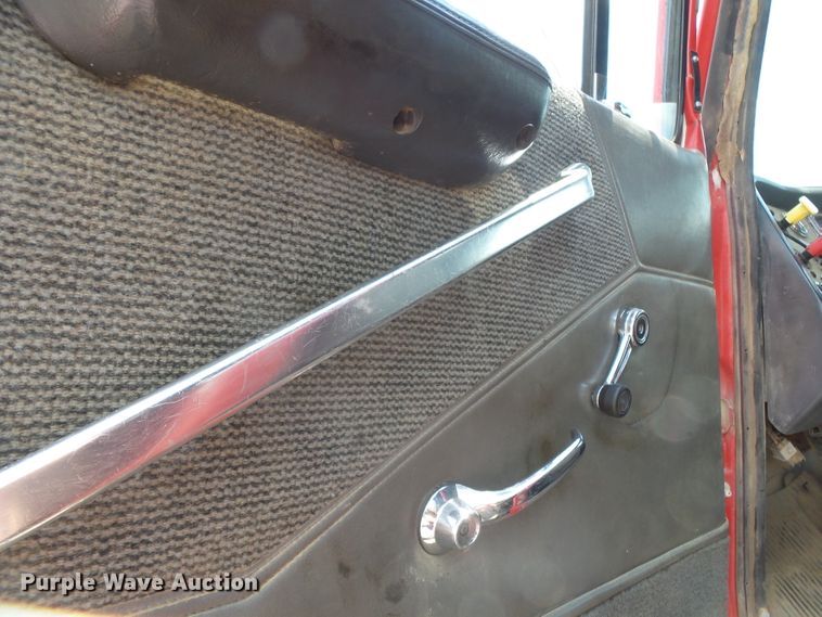 image for item DE7844 1994 Ford Aeromax L9000 dump truck