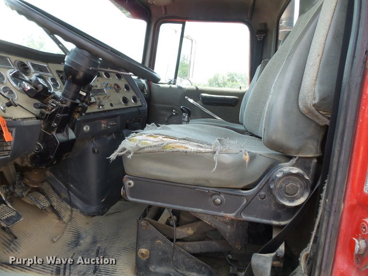 image for item DE7844 1994 Ford Aeromax L9000 dump truck