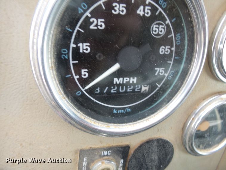 image for item DE7844 1994 Ford Aeromax L9000 dump truck