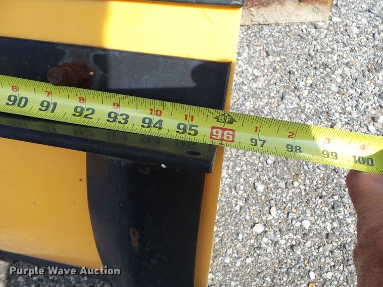 image for item DE7847 Meyer 8'W snow plow