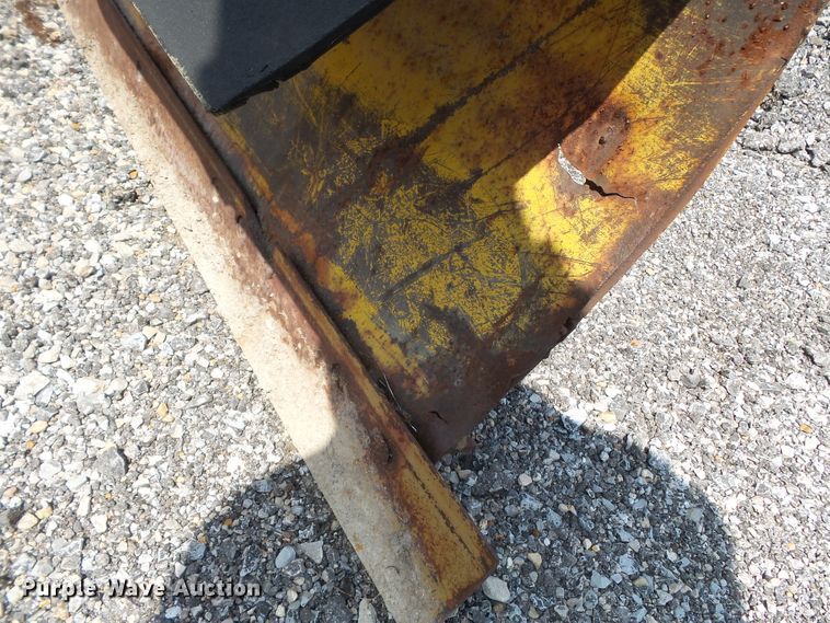 image for item DE7847 Meyer 8'W snow plow