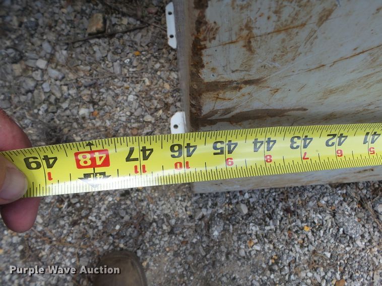 image for item DE7851 (2) fuel tanks