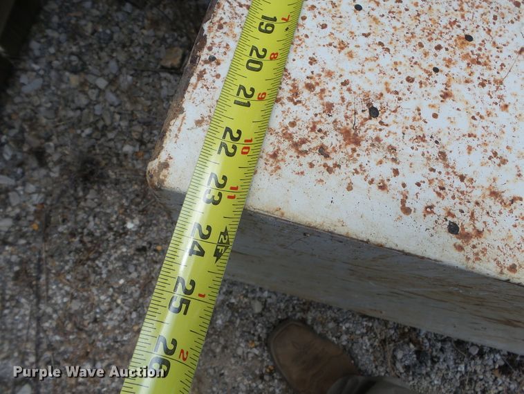 image for item DE7851 (2) fuel tanks