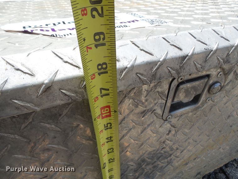 image for item DE7852 (2) 2011 RDS 72774 toolboxes with auxiliary fuel tanks