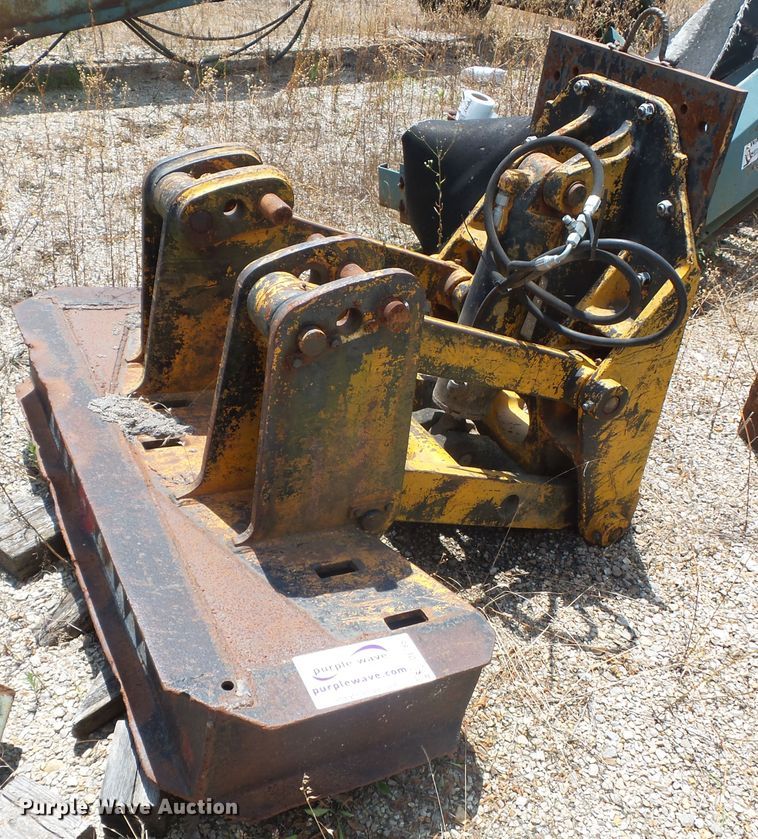 image for item DE7857 Volvo front mounted scarifier