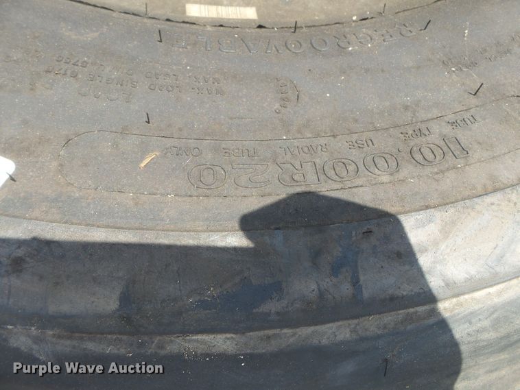 image for item DE7865 (6) Goodyear G144 10.00R20 tires