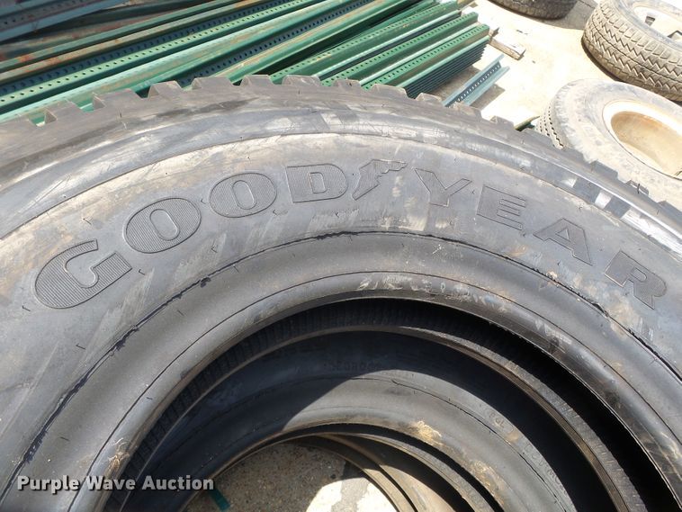 image for item DE7865 (6) Goodyear G144 10.00R20 tires