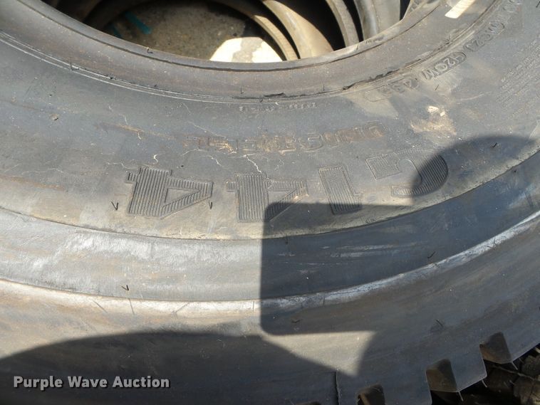 image for item DE7865 (6) Goodyear G144 10.00R20 tires