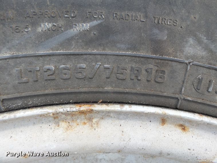 image for item DE7867 (15) tires and wheels