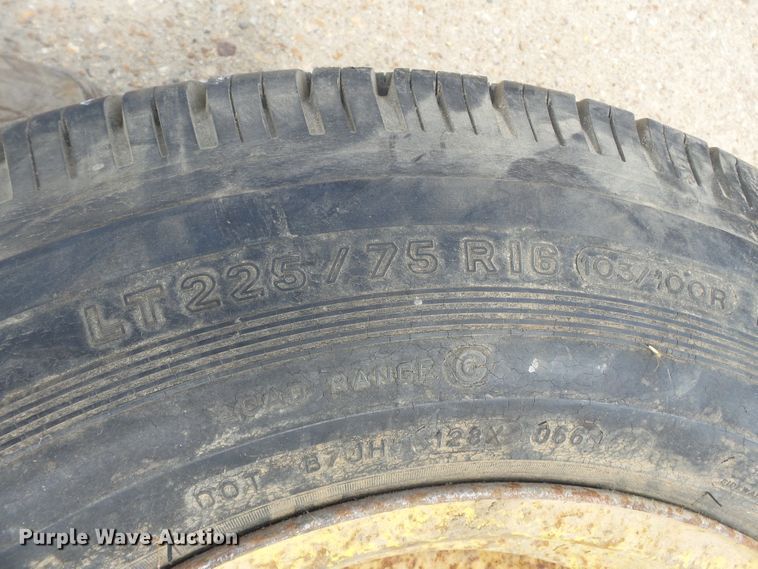 image for item DE7867 (15) tires and wheels