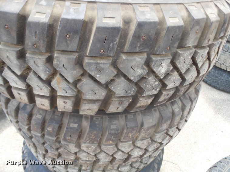 image for item DE7867 (15) tires and wheels