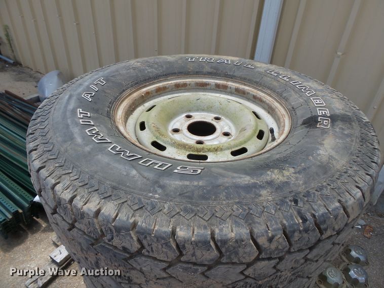 image for item DE7867 (15) tires and wheels