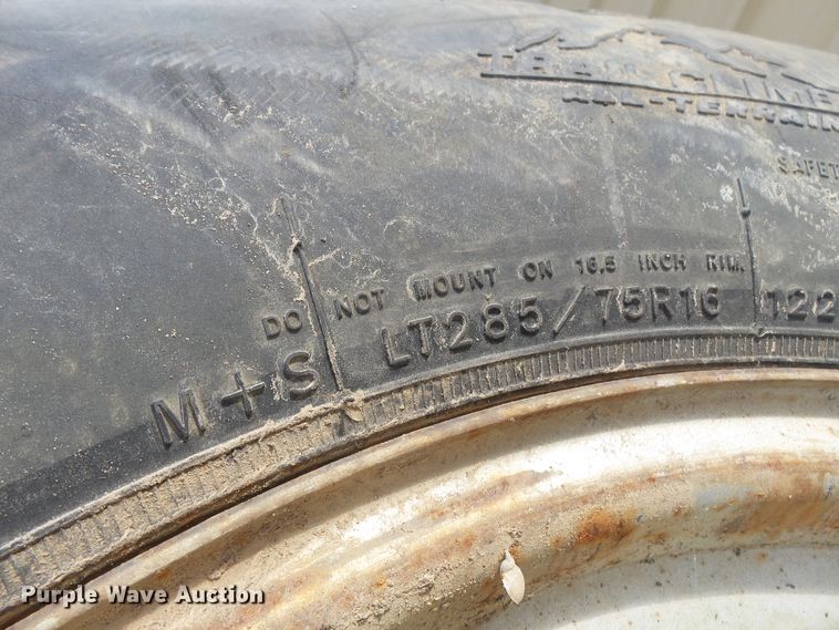 image for item DE7867 (15) tires and wheels