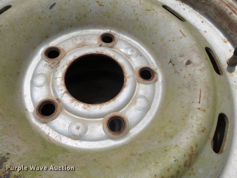 image for item DE7867 (15) tires and wheels