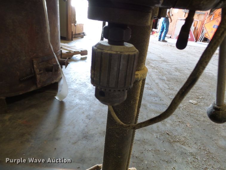 image for item DE7868 Drill press