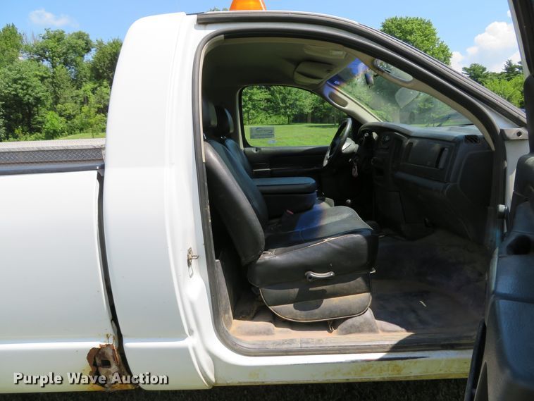 image for item DE8179 2002 Dodge Ram 1500 pickup truck