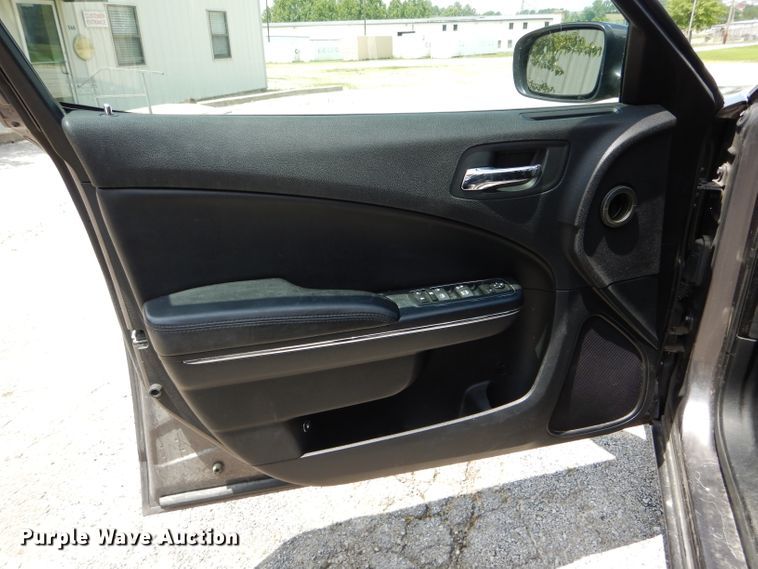 image for item DE8505 2013 Dodge Charger Police