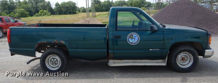 image for item DE8515 1997 Chevrolet C1500 pickup truck