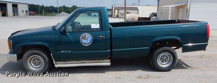 image for item DE8515 1997 Chevrolet C1500 pickup truck