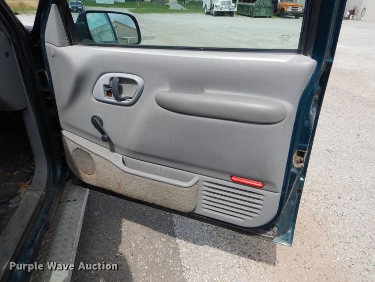 image for item DE8515 1997 Chevrolet C1500 pickup truck