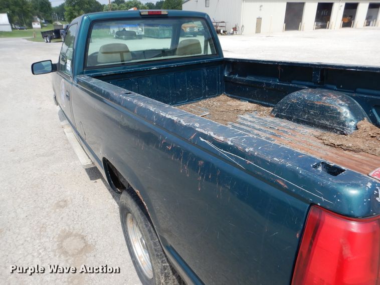 image for item DE8515 1997 Chevrolet C1500 pickup truck
