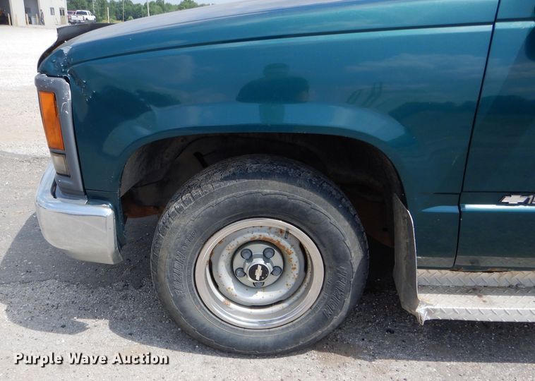 image for item DE8515 1997 Chevrolet C1500 pickup truck