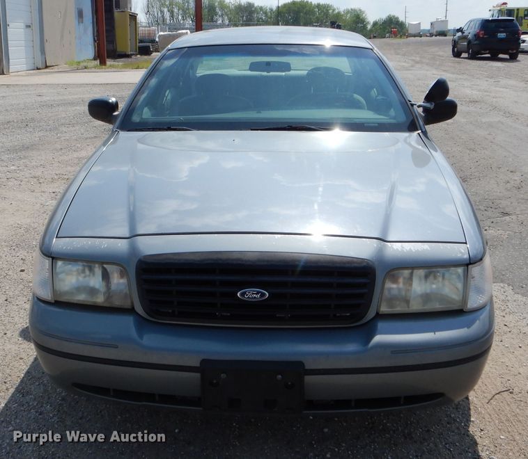 image for item DE8516 1999 Ford Crown Victoria Police Interceptor