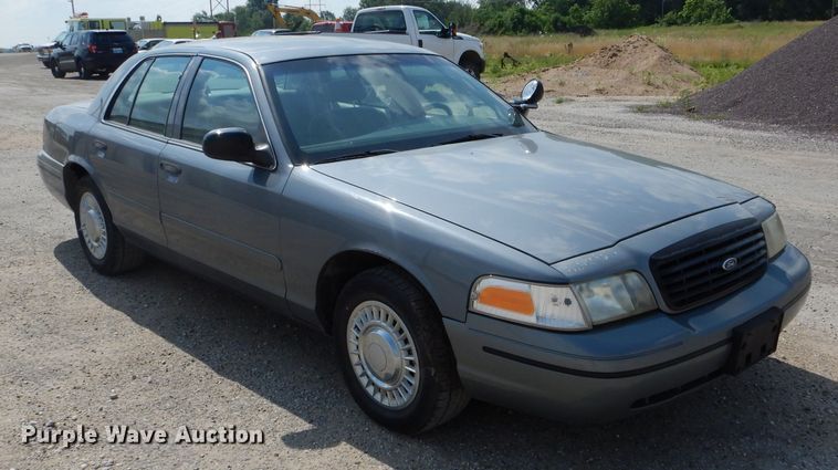 image for item DE8516 1999 Ford Crown Victoria Police Interceptor