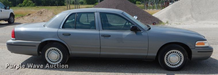 image for item DE8516 1999 Ford Crown Victoria Police Interceptor