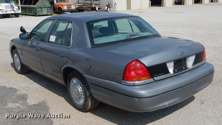 image for item DE8516 1999 Ford Crown Victoria Police Interceptor