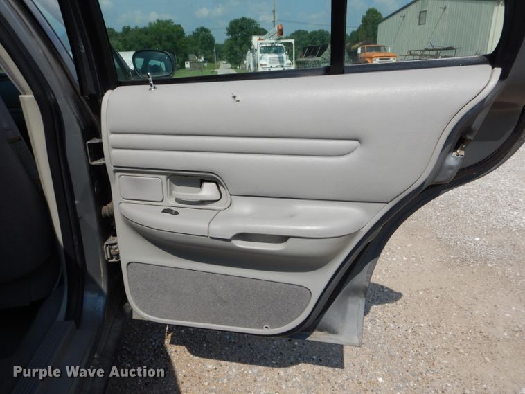 image for item DE8516 1999 Ford Crown Victoria Police Interceptor