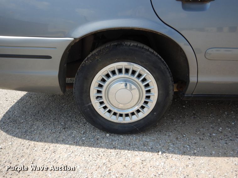 image for item DE8516 1999 Ford Crown Victoria Police Interceptor