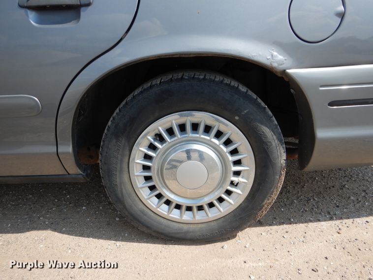 image for item DE8516 1999 Ford Crown Victoria Police Interceptor