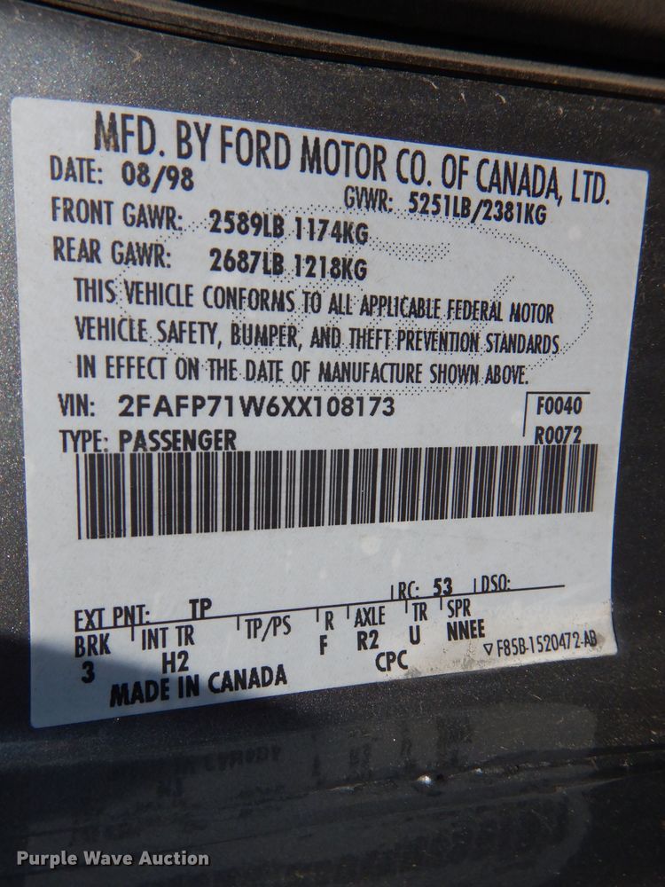 image for item DE8516 1999 Ford Crown Victoria Police Interceptor