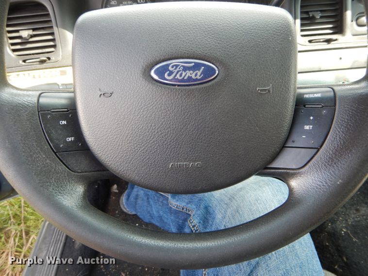 image for item DE8517 2009 Ford Crown Victoria Police Interceptor