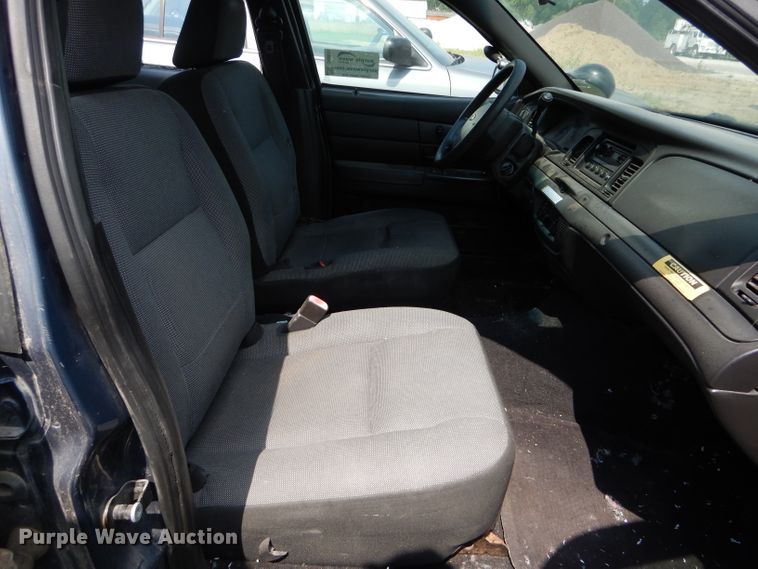 image for item DE8517 2009 Ford Crown Victoria Police Interceptor