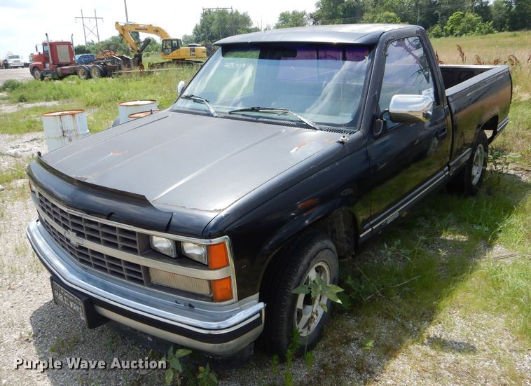 image for item DE8518 1989 Chevrolet C1500 pickup truck