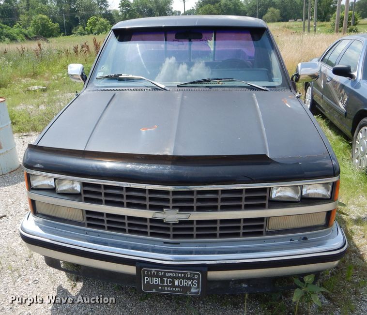 image for item DE8518 1989 Chevrolet C1500 pickup truck
