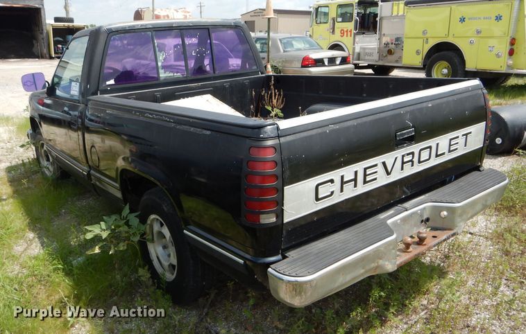 image for item DE8518 1989 Chevrolet C1500 pickup truck