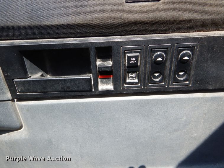 image for item DE8518 1989 Chevrolet C1500 pickup truck