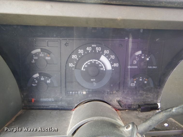 image for item DE8518 1989 Chevrolet C1500 pickup truck