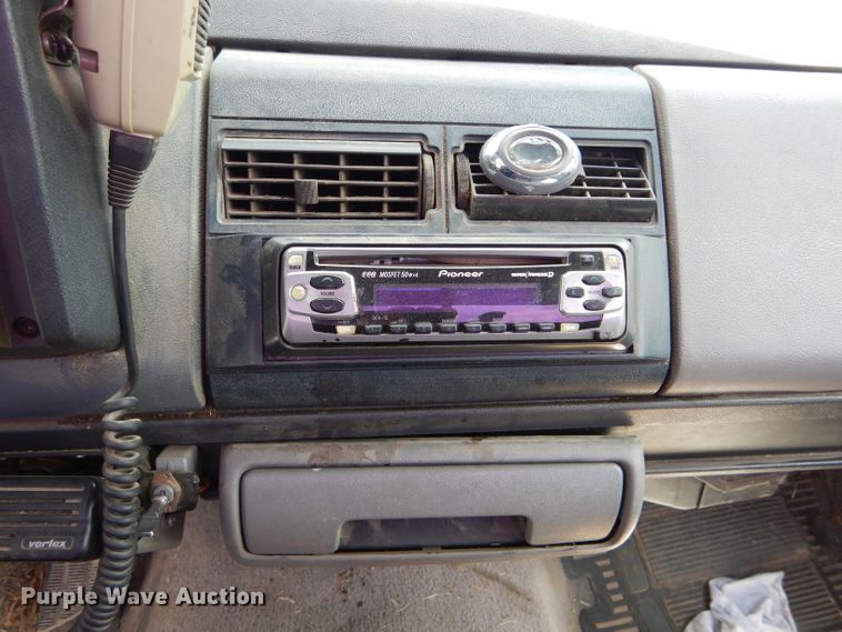 image for item DE8518 1989 Chevrolet C1500 pickup truck