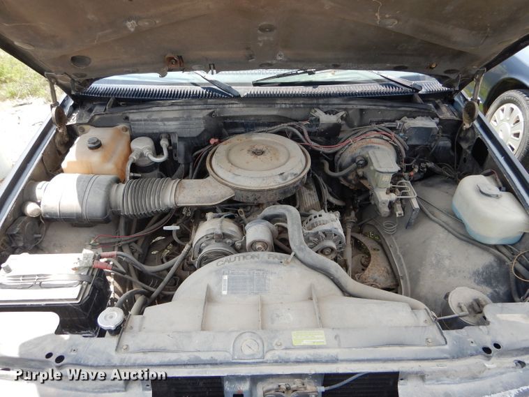 image for item DE8518 1989 Chevrolet C1500 pickup truck