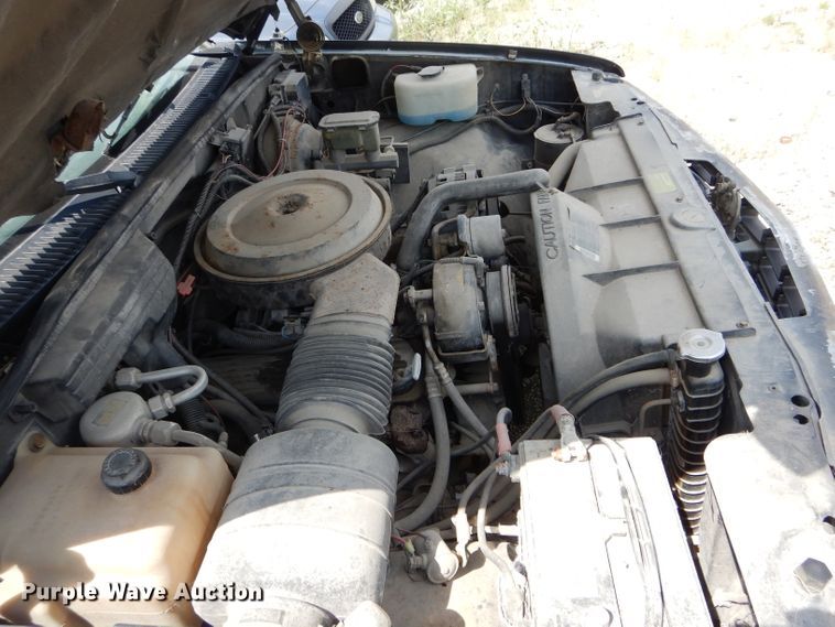 image for item DE8518 1989 Chevrolet C1500 pickup truck