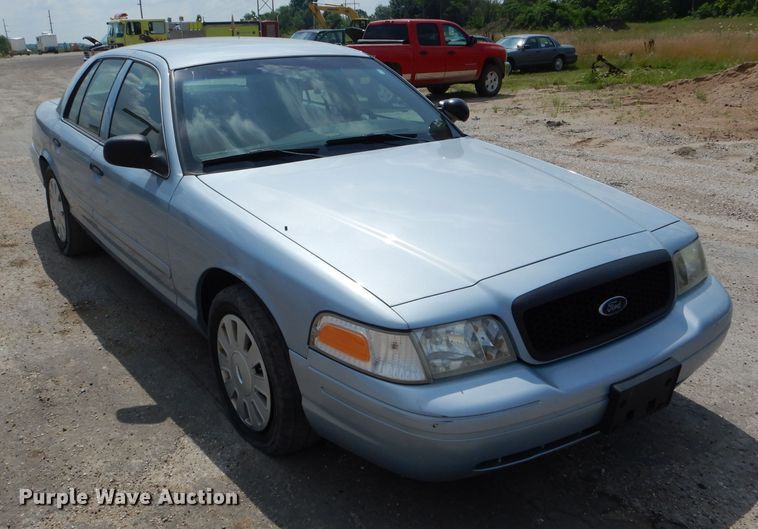 image for item DE8519 2006 Ford Crown Victoria Police Interceptor