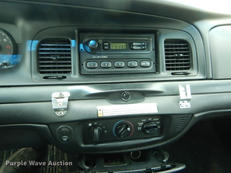 image for item DE8519 2006 Ford Crown Victoria Police Interceptor