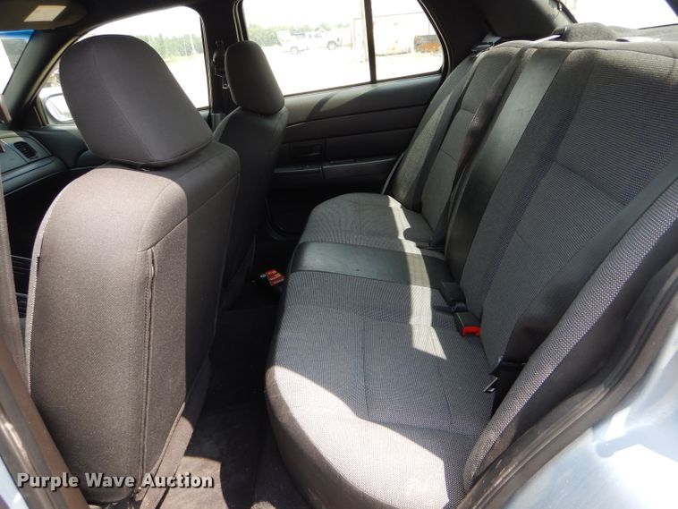 image for item DE8519 2006 Ford Crown Victoria Police Interceptor